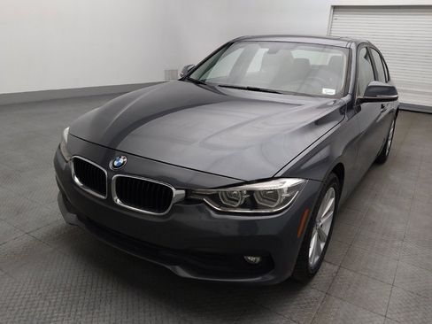 Used 2018 BMW 320i Sedan RWD image 15