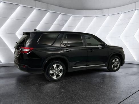 Used 2025 Honda Pilot EX-L image 4