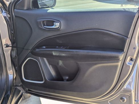 Used 2019 Jeep Compass Altitude image 28