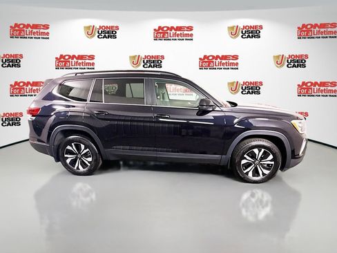 Used 2024 Volkswagen Atlas SE image 16