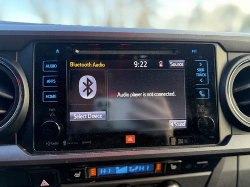 Used 2019 Toyota Tacoma TRD Off-Road image 16