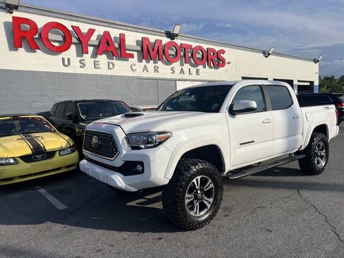 Used 2019 Toyota Tacoma TRD Sport w/ Technology Package RWD image 1