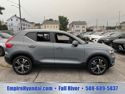 Used 2020 Volvo XC40 T5 Inscription w/ Protection Package AWD/4WD image 3
