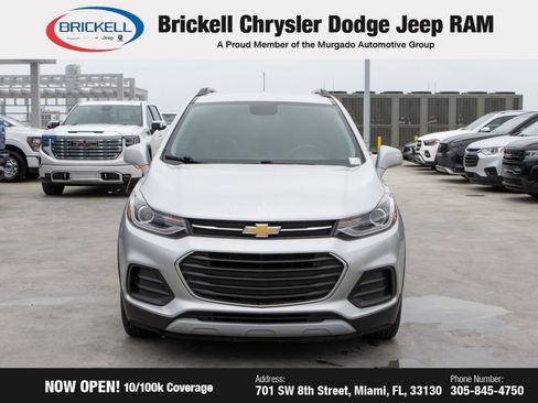 Used 2019 Chevrolet Trax LT w/ LT Convenience Package image 2
