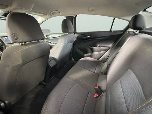 Used 2018 Chevrolet Cruze LS FWD image 25