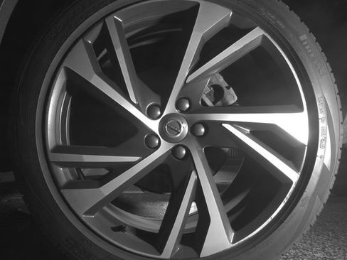 Used 2021 Volvo XC40 T5 R-Design w/ Advanced Package image 4