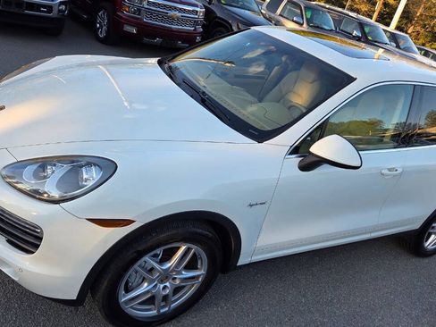 Used 2012 Porsche Cayenne S AWD/4WD image 5