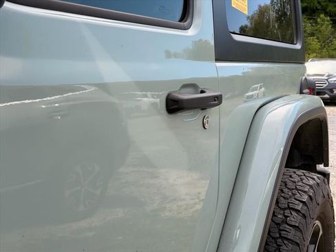Used 2023 Jeep Wrangler Rubicon w/ Cold Weather Group AWD/4WD image 11
