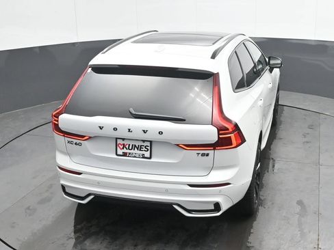 New 2026 Volvo XC60 T8 Ultra w/ Climate Package AWD/4WD image 24