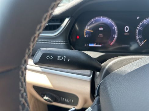 Used 2024 Jeep Grand Cherokee Limited image 43