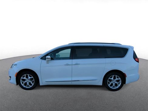 Used 2020 Chrysler Pacifica Limited image 5