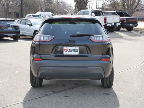 Used 2019 Jeep Cherokee Latitude Plus AWD/4WD image 8