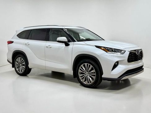 Used 2022 Toyota Highlander Limited image 11