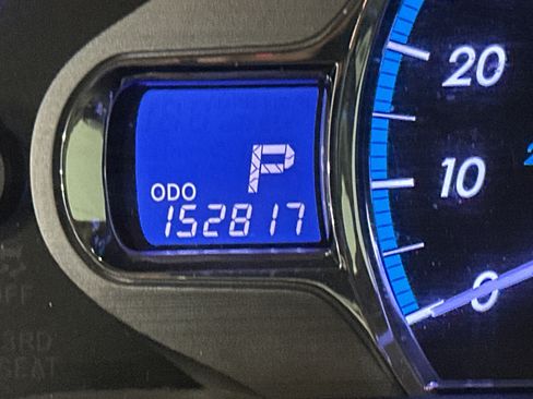 Used 2013 Toyota Sienna XLE image 22