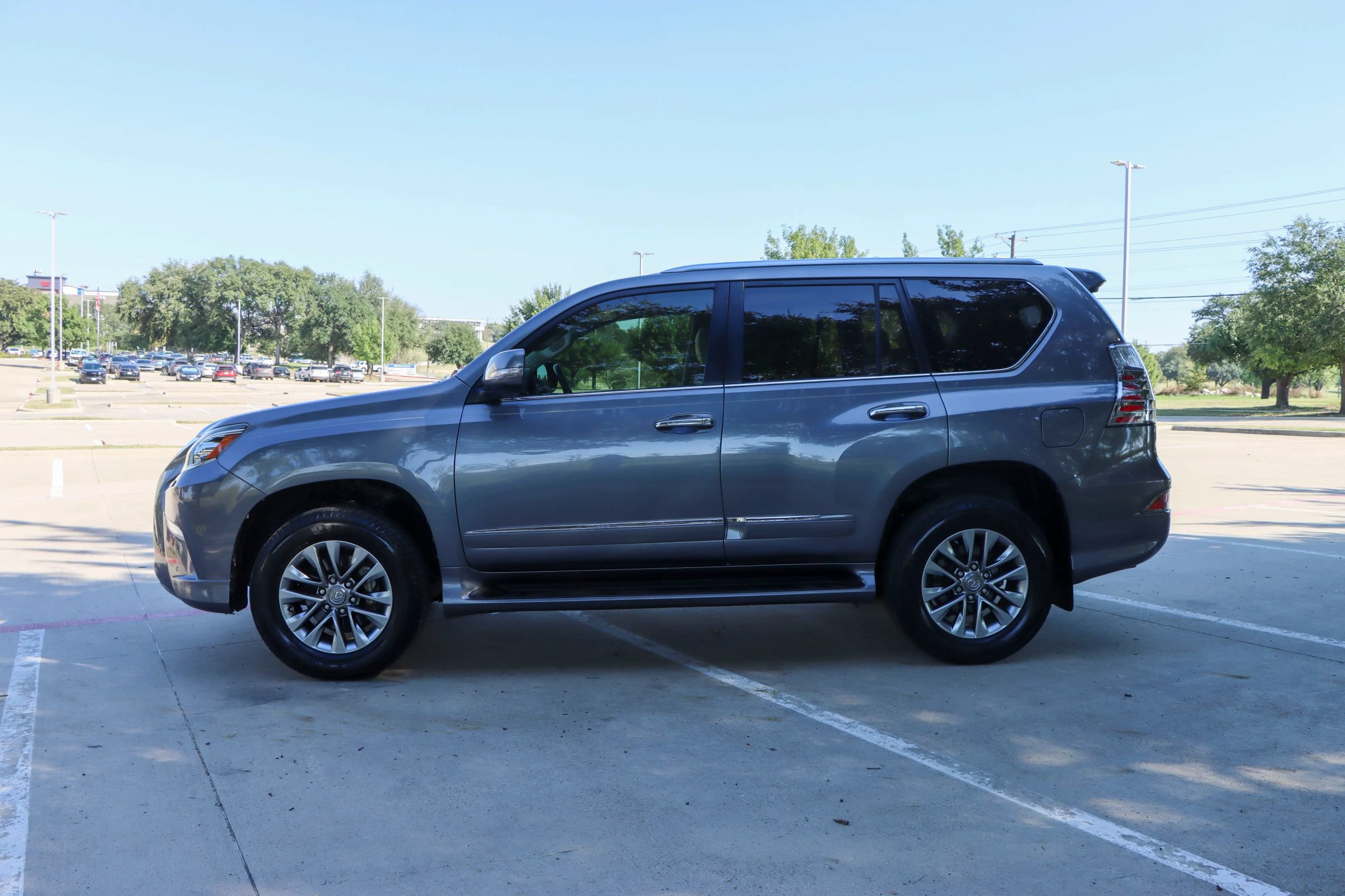 Used 2015 Lexus GX 460 Luxury AWD/4WD image 4