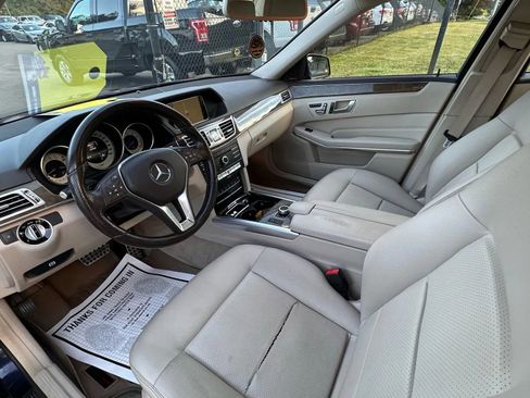 Used 2016 Mercedes-Benz E 350 4MATIC Sedan image 24