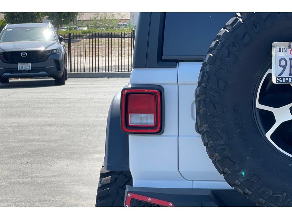 Used 2022 Jeep Wrangler Unlimited Rubicon AWD/4WD image 47