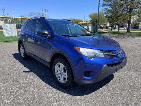 Used 2014 Toyota RAV4 LE image 1