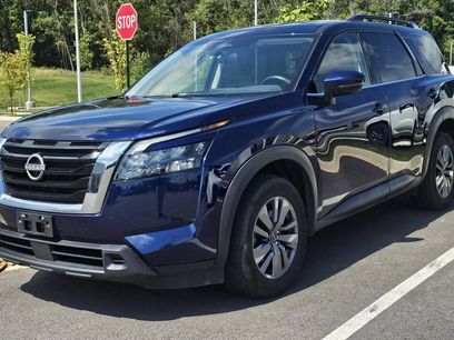 Used 2025 Nissan Pathfinder SV