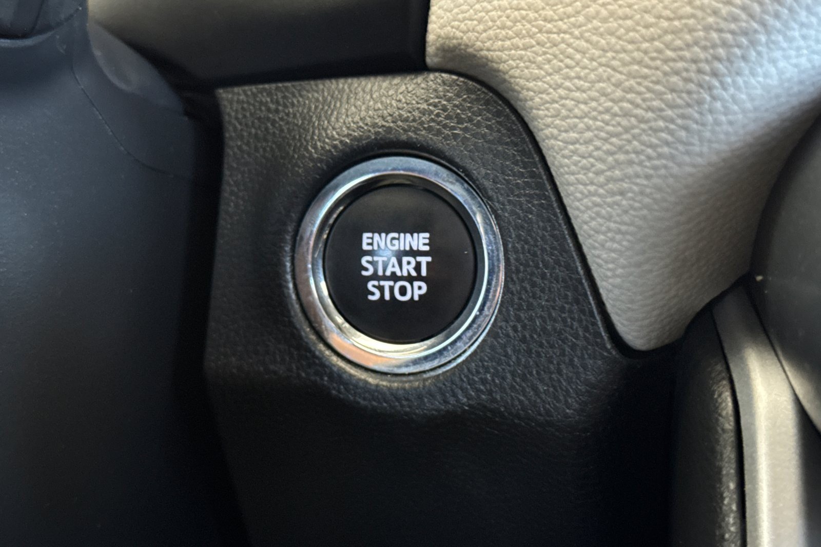Used 2023 Toyota RAV4 Limited AWD/4WD image 21