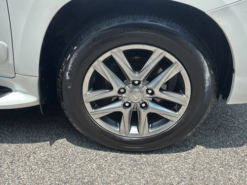 Used 2013 Lexus LX 570 4WD w/ Luxury Pkg image 30