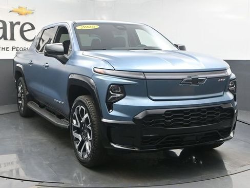 Used 2025 Chevrolet Silverado EV RST AWD/4WD image 45