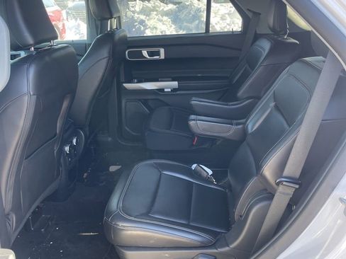 Used 2021 Ford Explorer XLT w/ Equipment Group 202A image 13