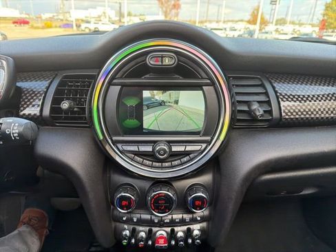 Used 2019 MINI Cooper S image 18