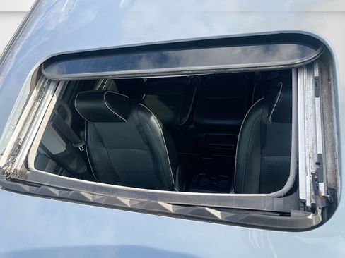 Used 2023 Honda Odyssey Elite image 23