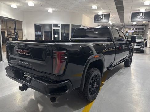 Used 2024 GMC Sierra 3500 AT4 w/ AT4 Premium Plus Package AWD/4WD image 9