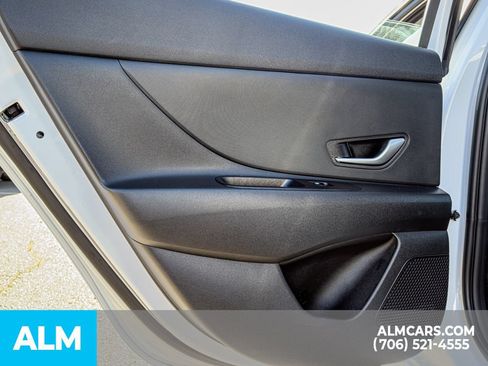Certified 2026 Hyundai Elantra Hybrid FWD image 12