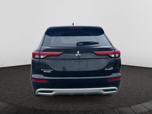 Used 2024 Mitsubishi Outlander 4WD Plug-In Hybrid image 6