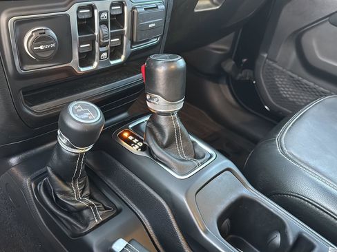 Used 2022 Jeep Gladiator Overland w/ Popular Equipment Package AWD/4WD image 23