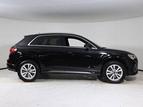 Used 2025 Audi Q3 2.0T Premium w/ Convenience Package image 6