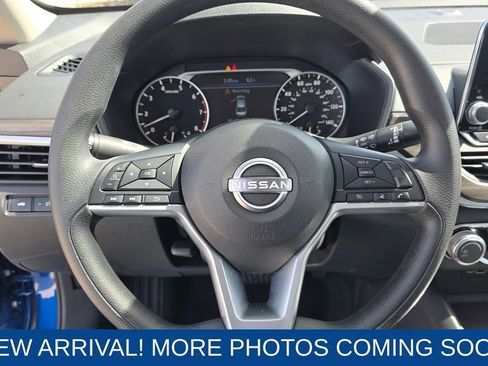 Used 2025 Nissan Altima 2.5 SV image 14