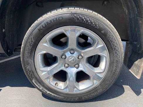 Used 2015 RAM 1500 Laramie w/ Convenience Group AWD/4WD image 25
