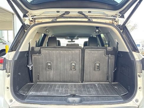 Used 2023 Nissan Pathfinder SL w/ SL Black Package image 23