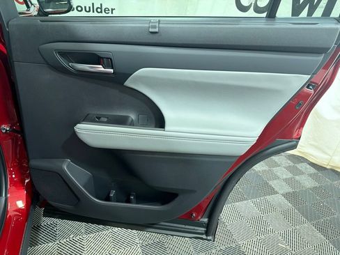 New 2026 Toyota Highlander XLE AWD/4WD image 14