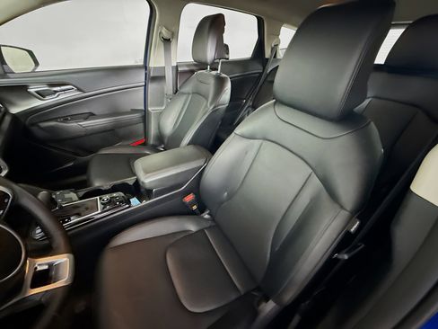 Used 2025 Kia Sportage EX image 26