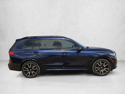 Used 2022 BMW X7 xDrive40i w/ M Sport Package AWD/4WD image 4