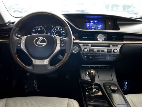 Used 2014 Lexus ES 350 w/ Luxury Package FWD image 14