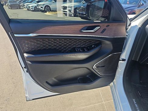 Used 2023 Jeep Grand Cherokee L Summit w/ Luxury Tech Group V image 9