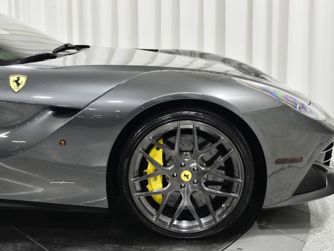 Used 2015 Ferrari F12 Berlinetta image 34
