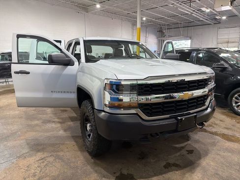 Used 2018 Chevrolet Silverado 1500 W/T w/ Trailering Package AWD/4WD image 23