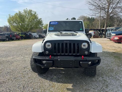 Used 2017 Jeep Wrangler Unlimited Rubicon image 2