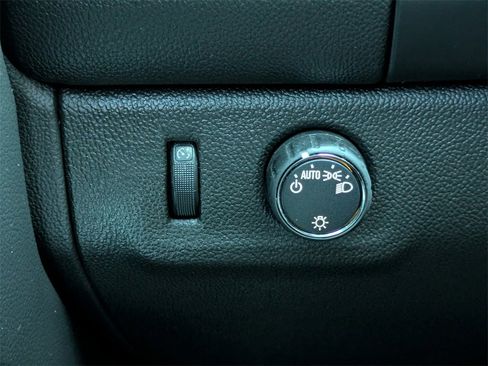 Used 2019 Chevrolet Colorado LT image 22