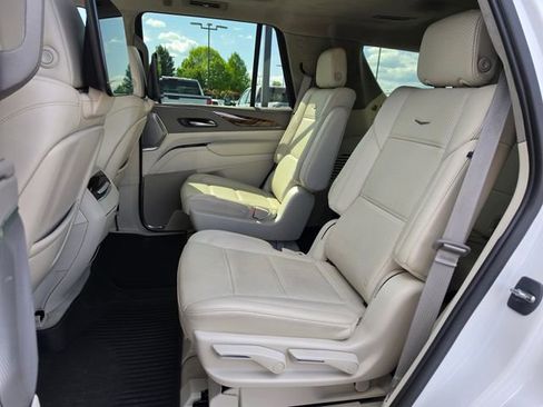 Used 2023 Cadillac Escalade Sport Platinum w/ LPO, ONYX Package AWD/4WD image 13