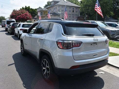 Used 2025 Jeep Compass Limited AWD/4WD image 8