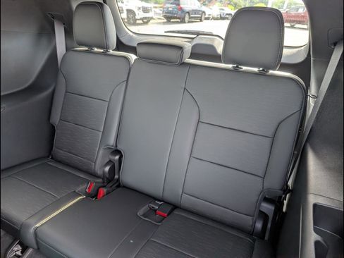 Used 2026 Buick Enclave Sport Touring w/ Power Package FWD image 13