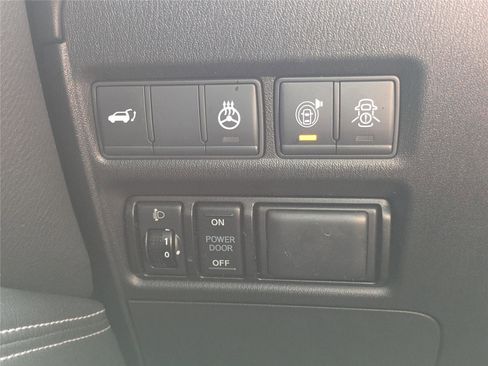 Used 2019 Nissan Armada Platinum w/ Captain's Chairs Package RWD image 41